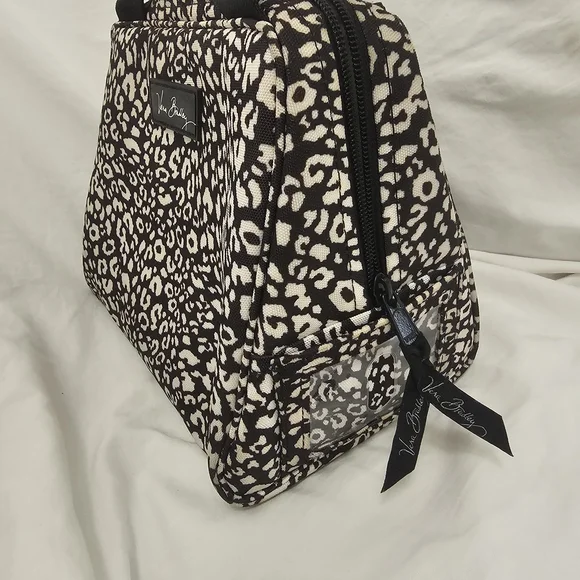 Vera Bradley "Retired" Camocat Pattern Black and White Printed Lunch Cooler Bag - Picture 2 of 4